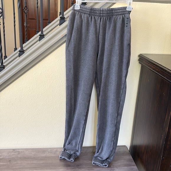 Pink by Victoria’s Secret XS Charcoal Gray Turtleneck Sweatshirt and Joggers Set - Picture 12 of 16